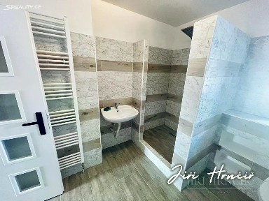 Pronájem bytu 3+kk 73 m² Karlín, Planá