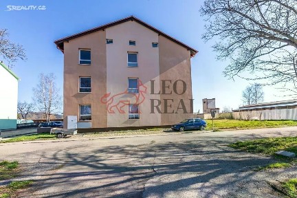 Pronájem bytu 1+kk 28 m² Strašice