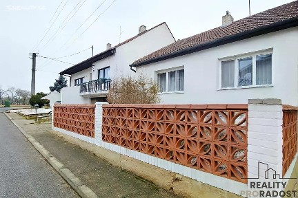 Prodej rodinného domu 80 m², pozemek 446 m² Šardice
