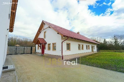 Prodej rodinného domu 187 m², pozemek 2699 m² Novosedly