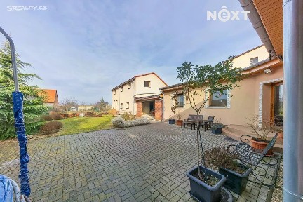 Prodej rodinného domu 255 m², pozemek 1620 m² Šumice