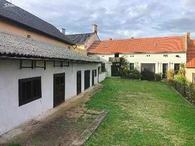 Prodej rodinného domu 1000 m², pozemek 1734 m² Tavíkovice