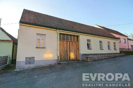 Prodej rodinného domu 120 m², pozemek 327 m² Celnice-středisko služeb, Břeclav - Poštorná