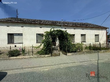 Prodej rodinného domu 300 m², pozemek 963 m² Břežany