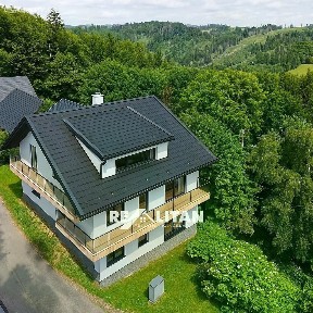 Prodej vícegeneračního domu 912 m², pozemek 35948 m² Černovice
