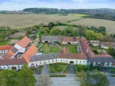 Prodej zemědělské usedlosti 2953 m², pozemek 11472 m² Petrůvky