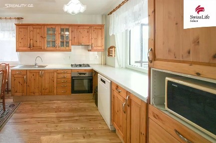 Prodej rodinného domu 240 m², pozemek 800 m² Hodice