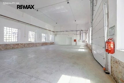 Pronájem kanceláře 274 m²