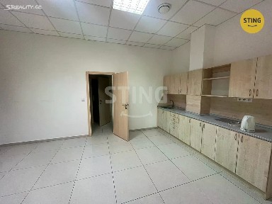 Pronájem kanceláře 244 m²
