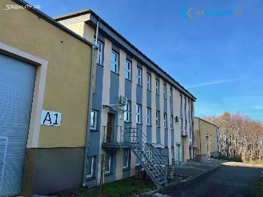 Pronájem kanceláře 409 m²