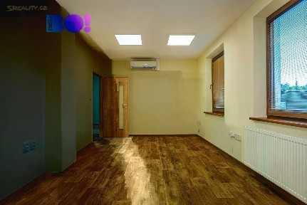 Pronájem kanceláře 162 m²