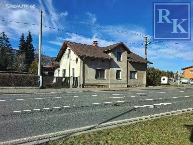 Prodej rodinného domu 300 m², pozemek 1885 m²