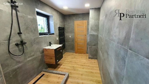 Prodej rodinného domu 367 m², pozemek 3286 m²