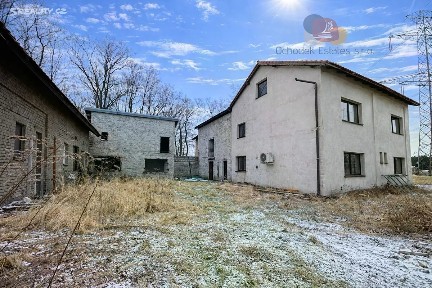 Prodej rodinného domu 993 m², pozemek 12976 m²