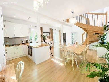 Prodej rodinného domu 175 m², pozemek 390 m²