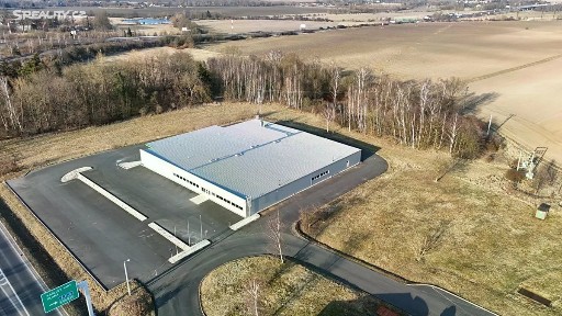 Prodej výrobní haly, prostoru 2435 m²