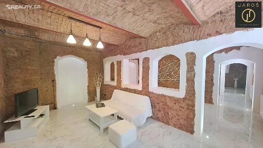 Prodej komerční nemovitosti 88 m²