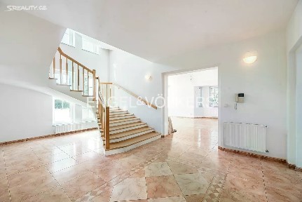 Pronájem vily 610 m², pozemek 747 m² U Komárova, Průhonice