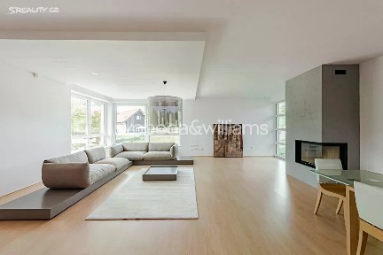 Pronájem rodinného domu 269 m², pozemek 814 m² Čakov