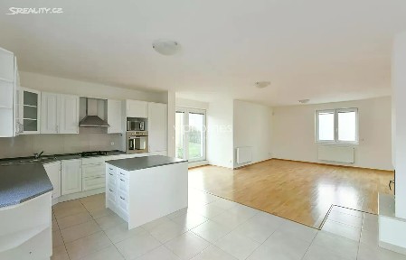 Pronájem vily 285 m², pozemek 1177 m² Pod Valem II., Průhonice
