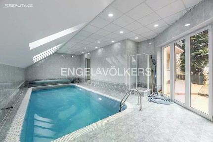Pronájem rodinného domu 403 m², pozemek 999 m² Javorová, Průhonice