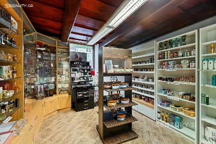 Prodej obchodního prostoru 330 m²