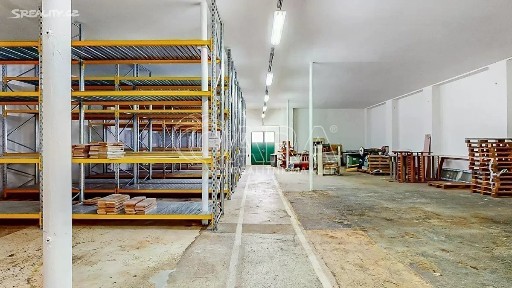 Pronájem skladového prostoru 1700 m² Luby