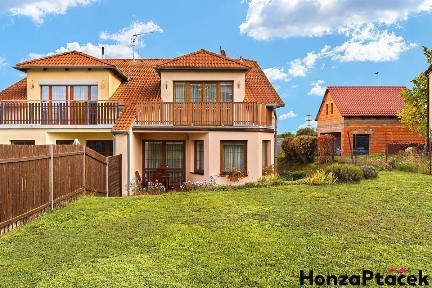 Prodej rodinného domu 187 m², pozemek 422 m² Broumarská, Praha - Kyje