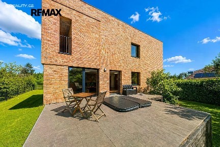Prodej vily 330 m², pozemek 2013 m² Zádražanská, Praha - Klánovice