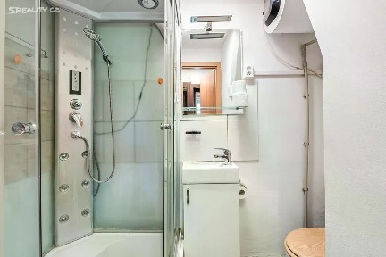 Prodej chaty 39 m², pozemek 103 m² U Kazína, Praha - Lipence