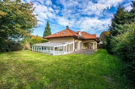 Prodej rodinného domu 337 m², pozemek 915 m² Za Šmatlíkem, Praha - Šeberov