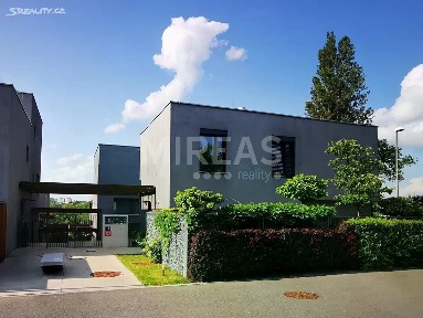 Prodej rodinného domu 120 m², pozemek 208 m² Pod Karlovarskou silnicí, Praha - Ruzyně
