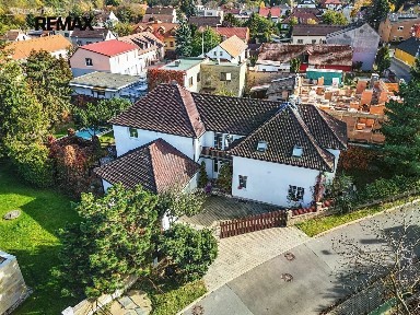 Prodej rodinného domu 355 m², pozemek 637 m²