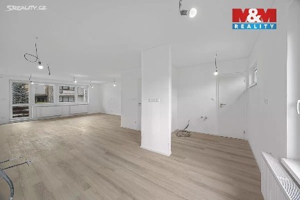 Prodej rodinného domu 198 m², pozemek 350 m² Chorušická, Praha - Čimice