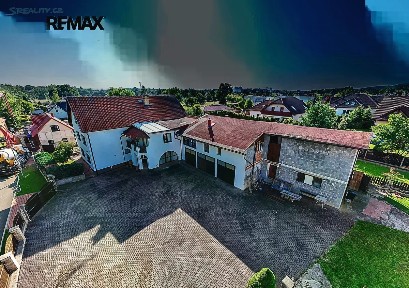 Prodej vícegeneračního domu 1000 m², pozemek 1829 m² Praha - Křeslice