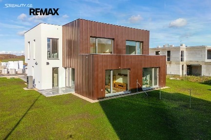 Prodej rodinného domu 197 m², pozemek 575 m² Krotitelů, Praha - Horní Počernice