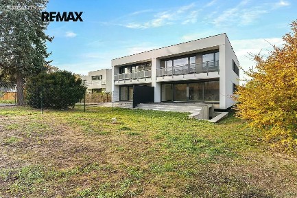 Prodej rodinného domu 297 m², pozemek 445 m² Lišovická, Praha - Kunratice