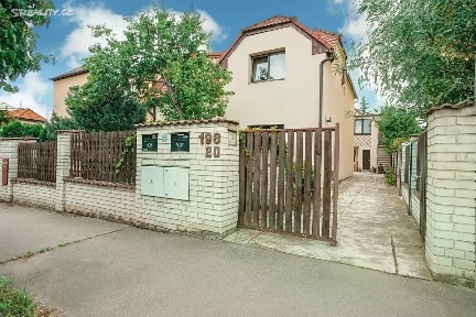 Prodej rodinného domu 277 m², pozemek 411 m² Starochodovská, Praha - Chodov