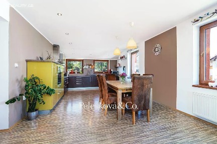 Prodej vícegeneračního domu 333 m², pozemek 494 m² Pod Areálem, Praha - Štěrboholy