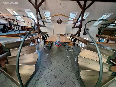 Pronájem kanceláře 230 m²