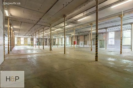 Pronájem skladového prostoru 1350 m²