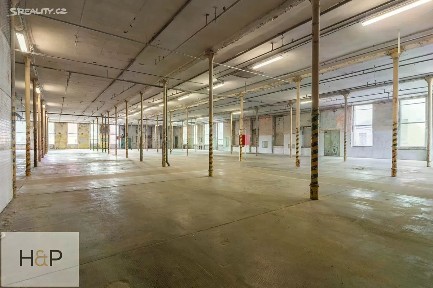 Pronájem skladového prostoru 1350 m²