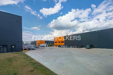 Pronájem skladového prostoru 2600 m²