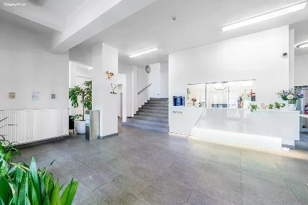 Pronájem kanceláře 422 m²