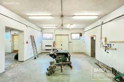 Pronájem výrobní haly, prostoru 207 m²