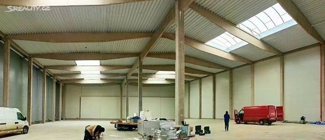 Pronájem skladového prostoru 1900 m²