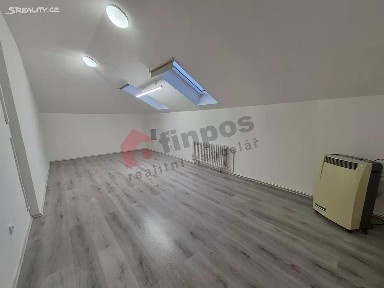 Ringhofferovo náměstí, Kamenice