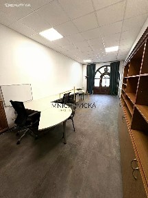 Náměstí, Žebrák