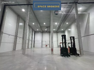 Pronájem skladového prostoru 990 m²