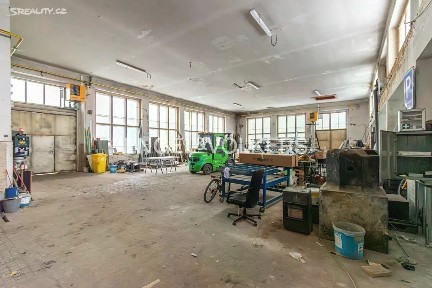 Hlavní, Panenské Břežany